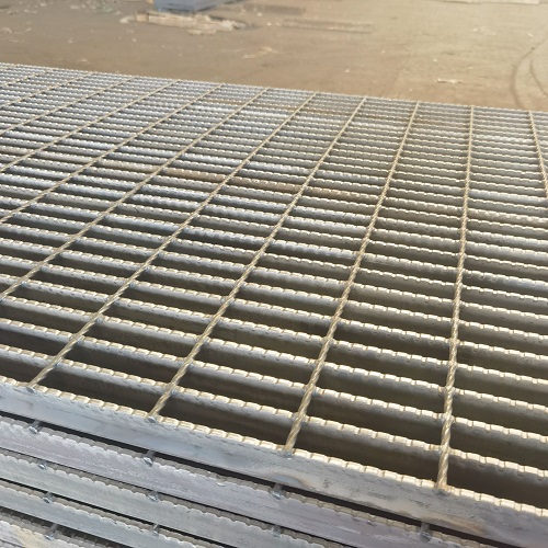 船舶甲板鋼格柵：應(yīng)對海上環(huán)境的防銹方案