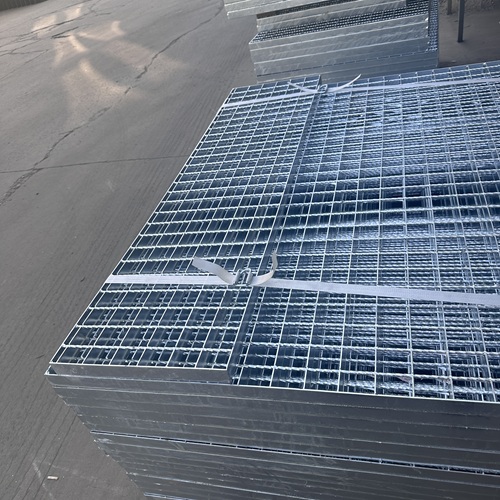 鋼格柵板在智慧城市基礎(chǔ)設(shè)施中的角色