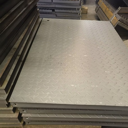 地下管廊巡檢平臺(tái)首選鋼格板，3大核心原因揭秘